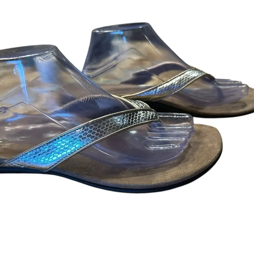 Vionic Women’s Size 10 Silver Snakeskin Thong Style Sandals
